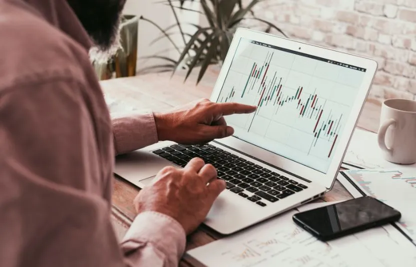 Phố Wall chìm trong sắc đỏ: Cổ phiếu công nghệ lao dốc mạnh!